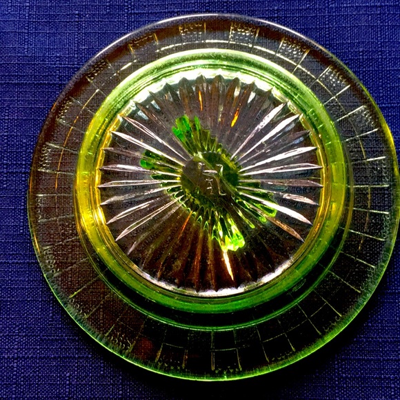 Green Checkerboard Depression Glass Ashtray - Picture 3 of 4